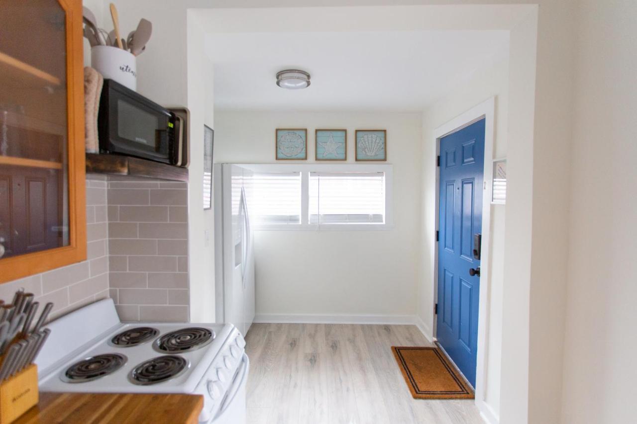 Central & Comfortable Home Walk To The Beach! 잭슨빌비치 외부 사진