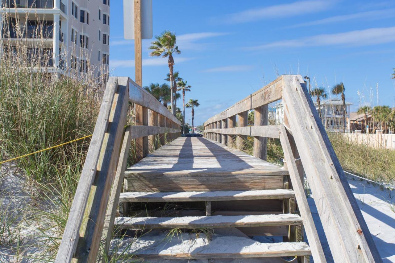 Central & Comfortable Home Walk To The Beach! 잭슨빌비치 외부 사진
